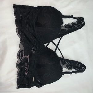 ❤️A BLACK VICTORIOUS SECRET BRALETTE!!!!